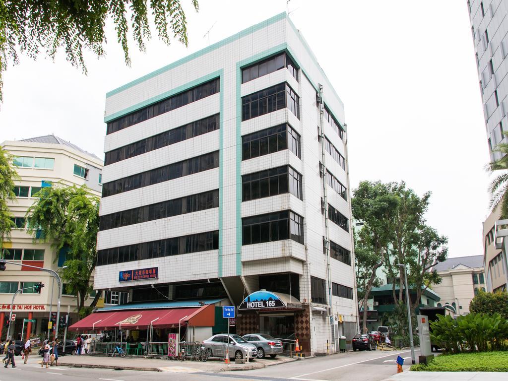 165 2* Singapore