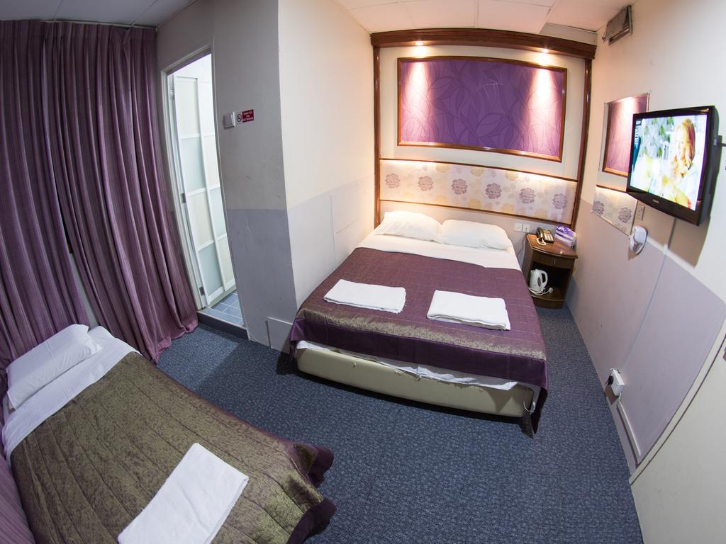 Hotel 165