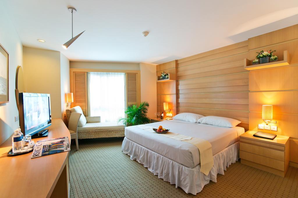 Republic Of Yacht Club 4*