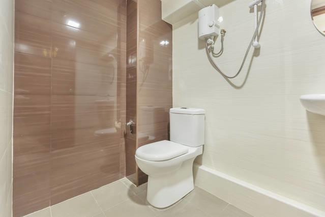D & E Pte Ltd Hotel