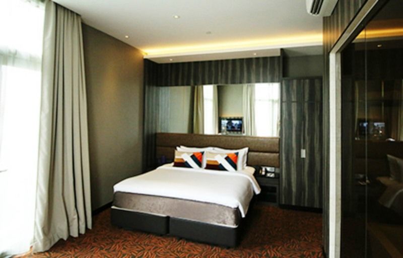 Aqueen Paya Lebar 4*