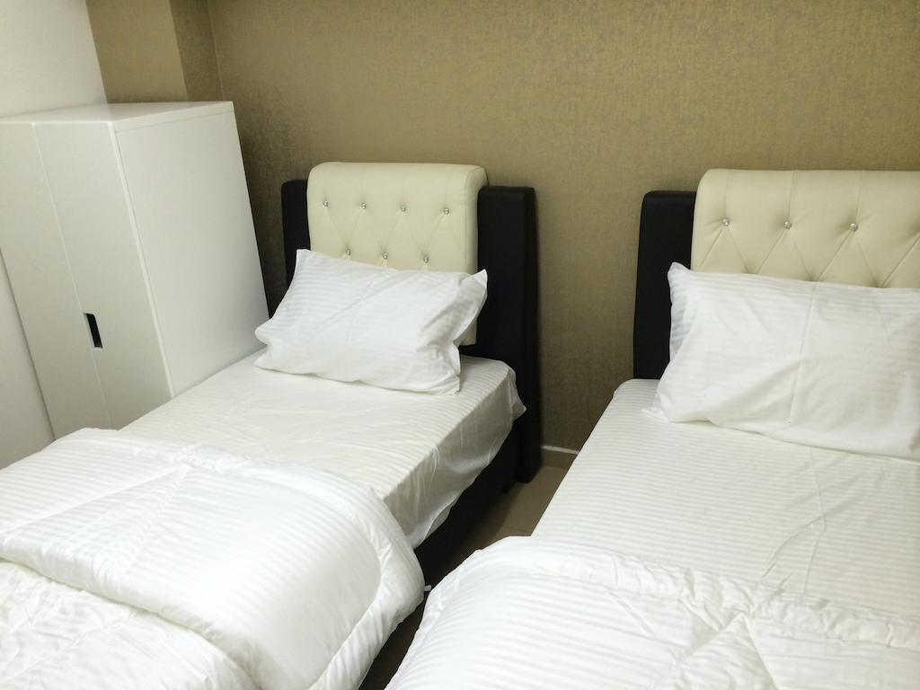 D & E Pte Ltd Hotel