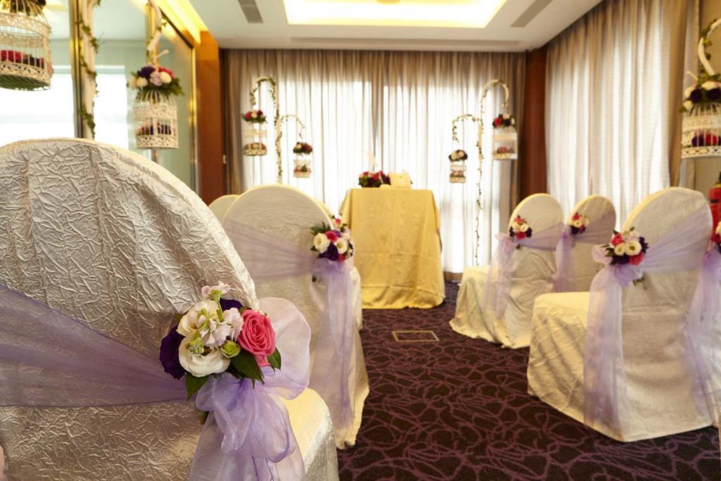 Hotel Aqueen Paya Lebar 4*