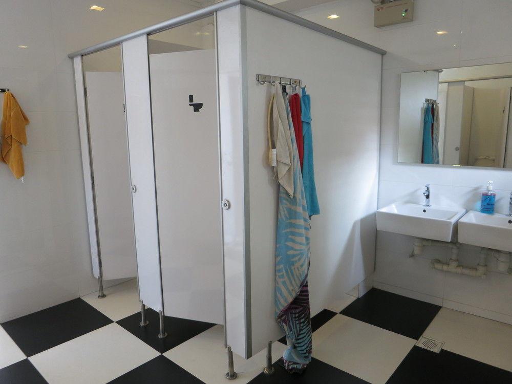 Wink At Mosque Street Capsule hotel 2*