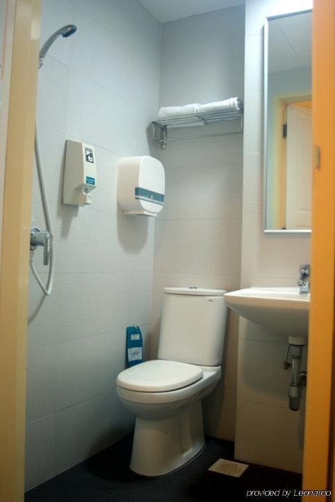 81 Elegance 2* Singapore