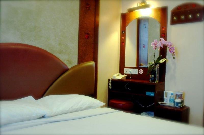 81 Orchid 2* Singapore