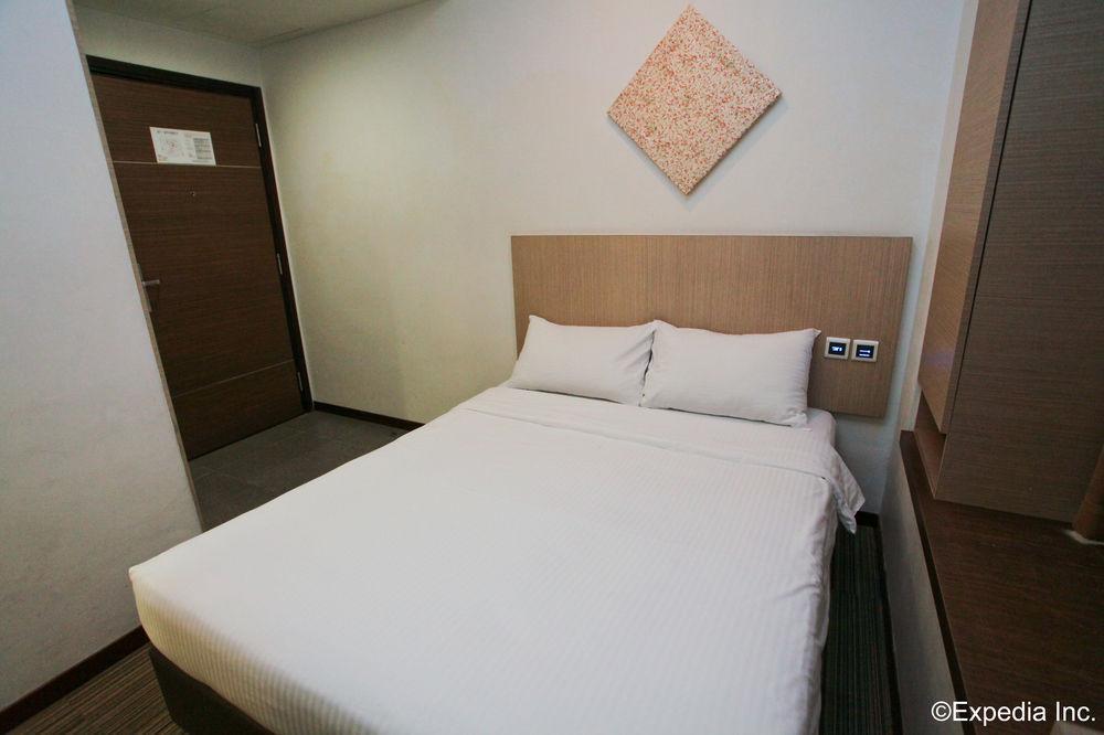 Aqueen Balestier 3* Singapore