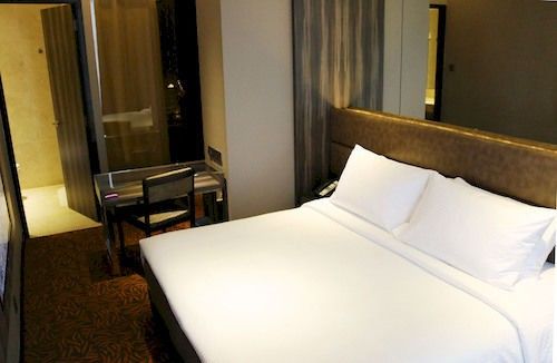 Aqueen Paya Lebar 4*