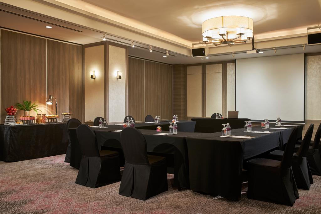 Grand Mercure Roxy Hotel