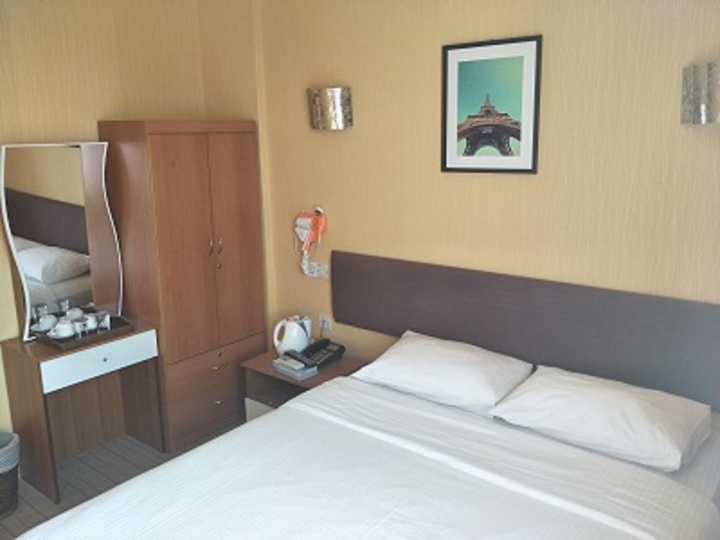 Yaju 2* Singapore