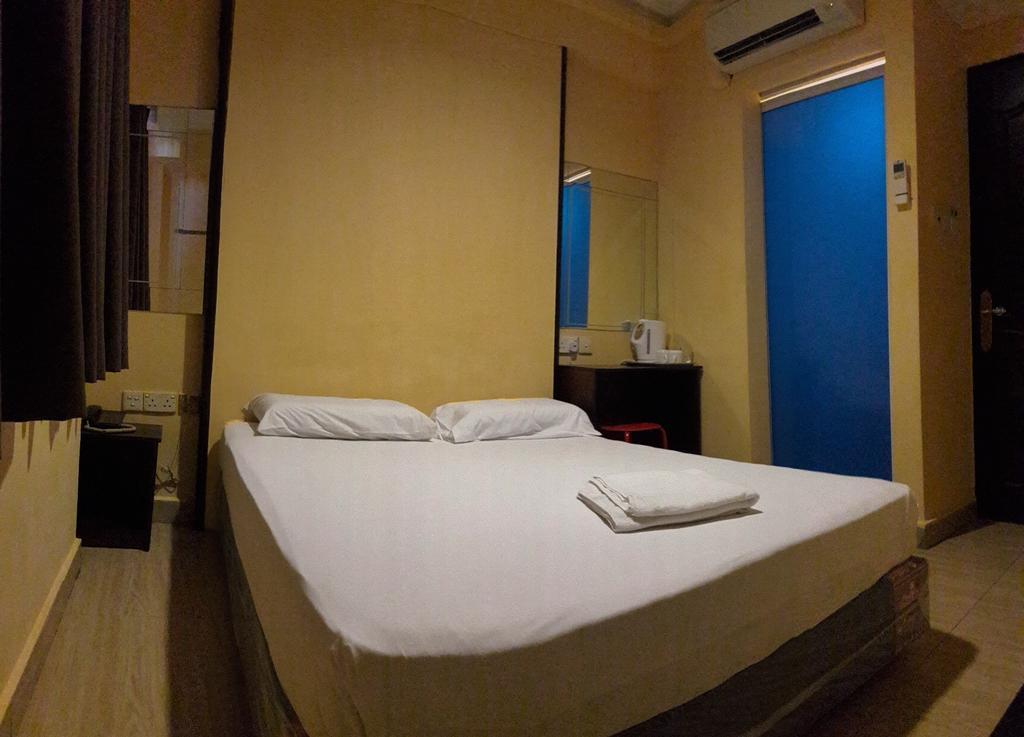 Oxley Blossom Hotel