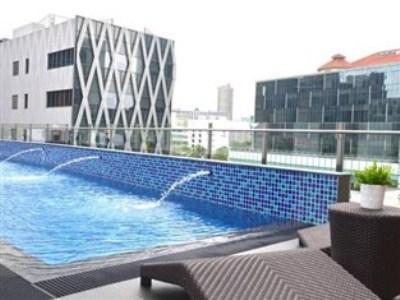 Ibis Budget Clarke Quay Hotel 3*