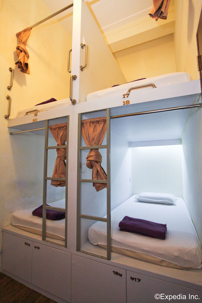 Capsule hotel Pillow Talk