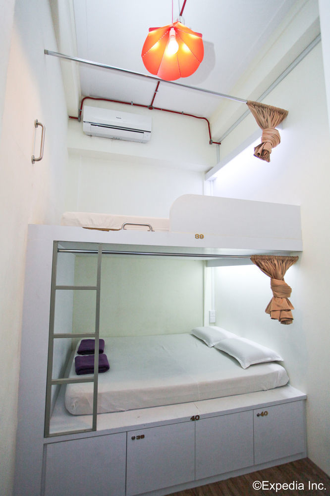 Pillow Talk Capsule hotel