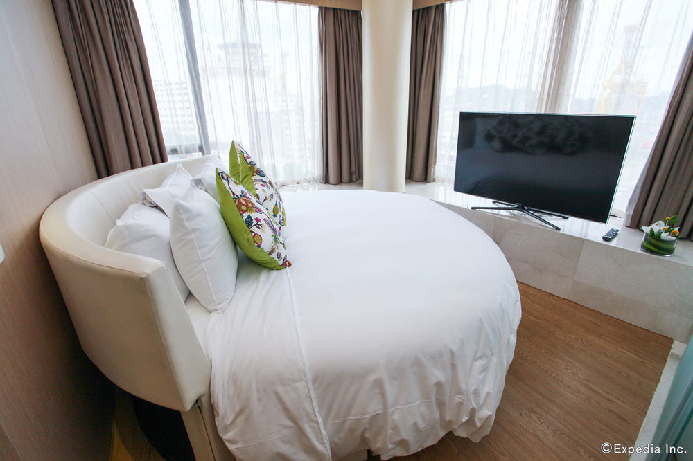 Travelodge Harbourfront 4*