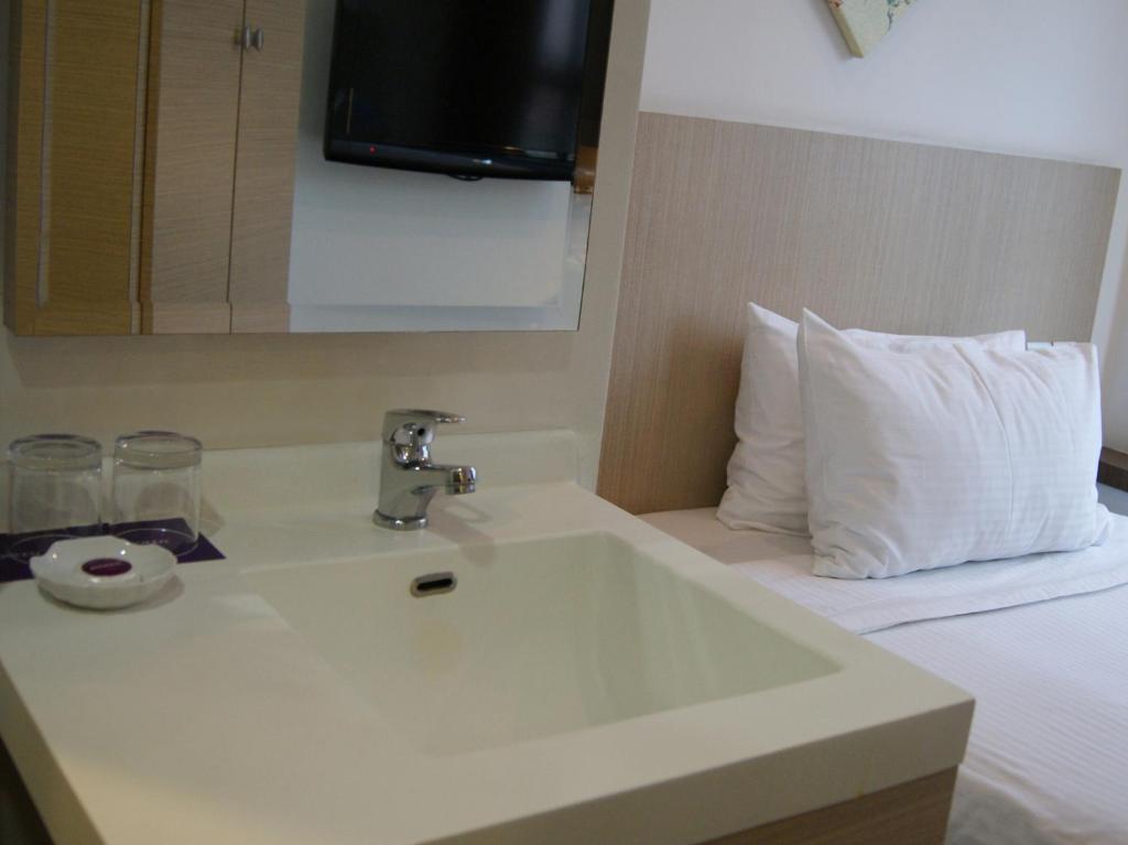 Aqueen Balestier Hotel Singapore