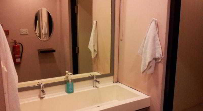 S Clarke Quay Hostel *