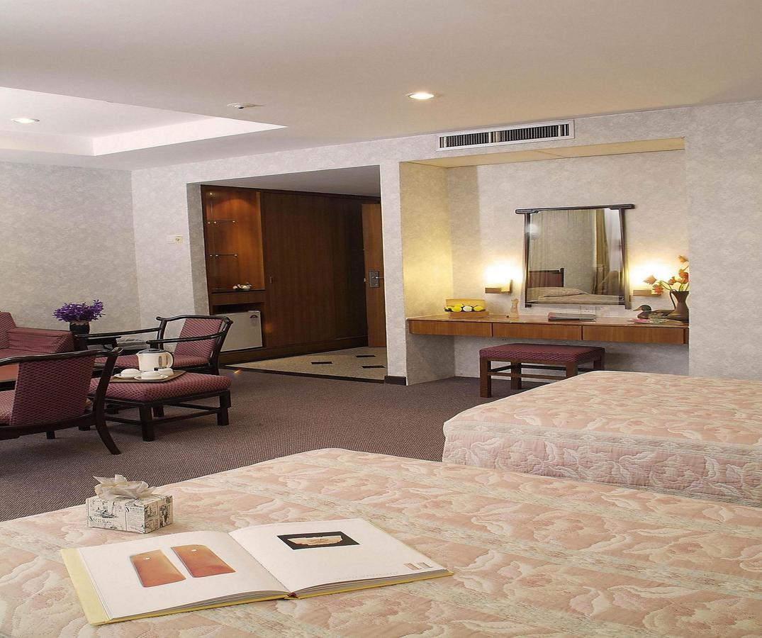 Royal 4* Singapura