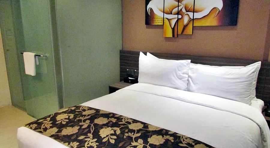 Travelodge Harbourfront 4*