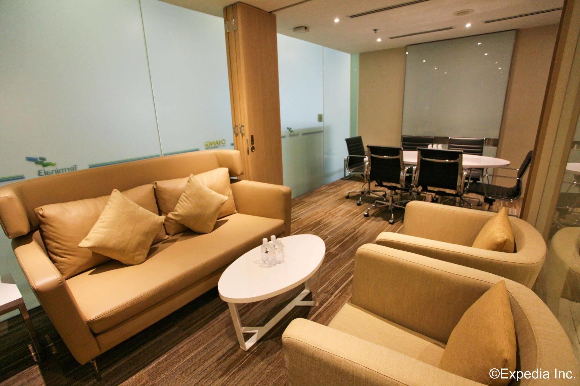 The Haven By Jetquay - Located In Public Arrival Hall Of Changi Airport Hotel 3*