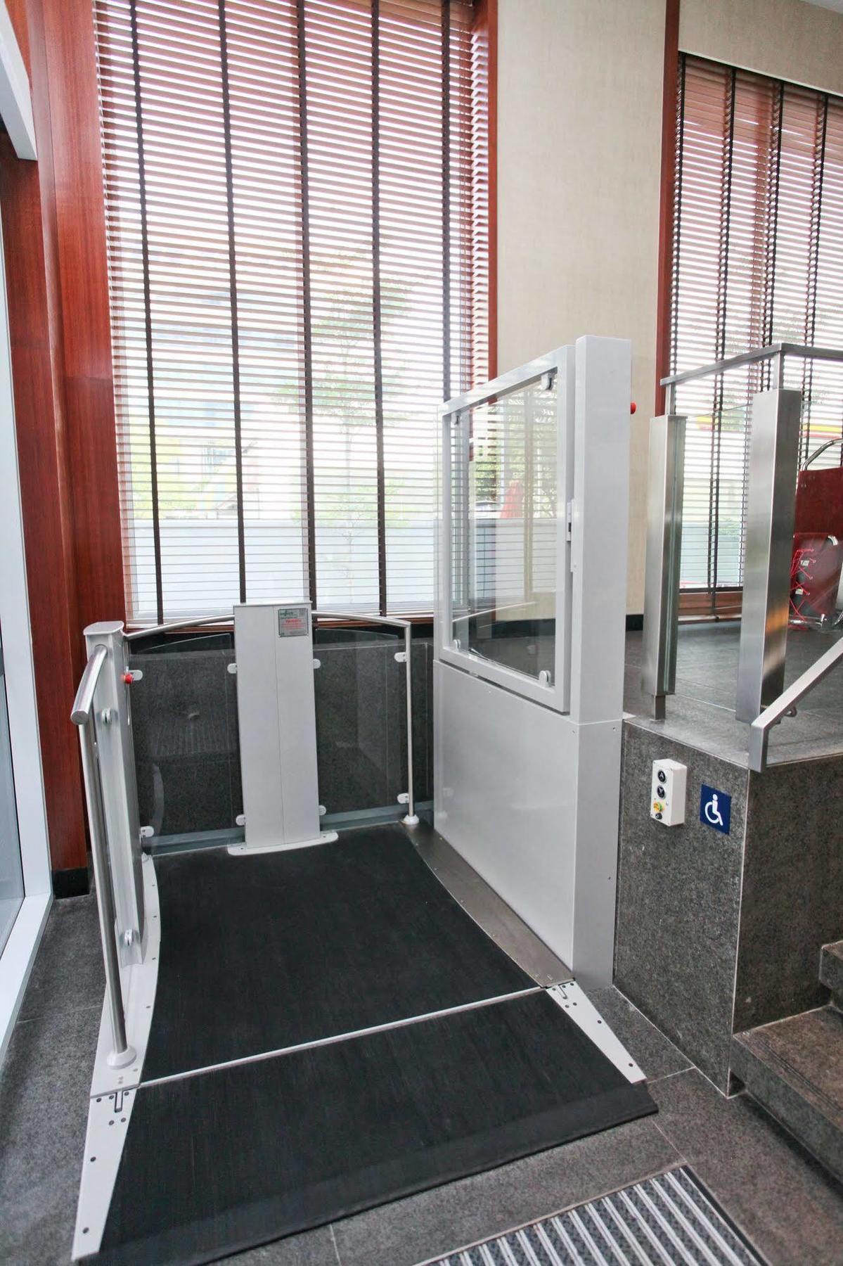 Hotel Aqueen Paya Lebar Singapore
