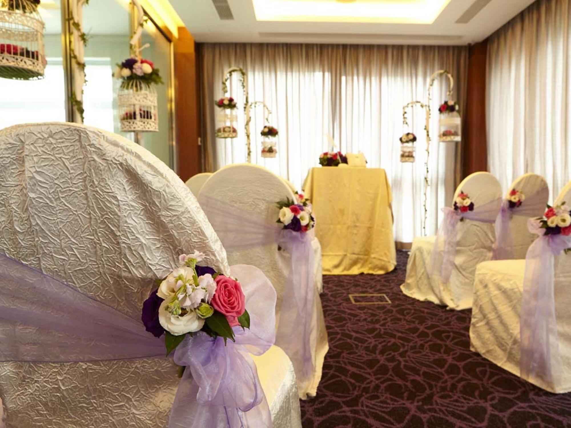 Aqueen Paya Lebar Singapore