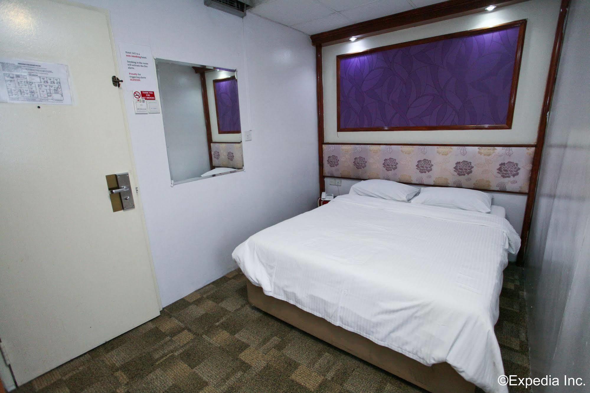 Hotel 165