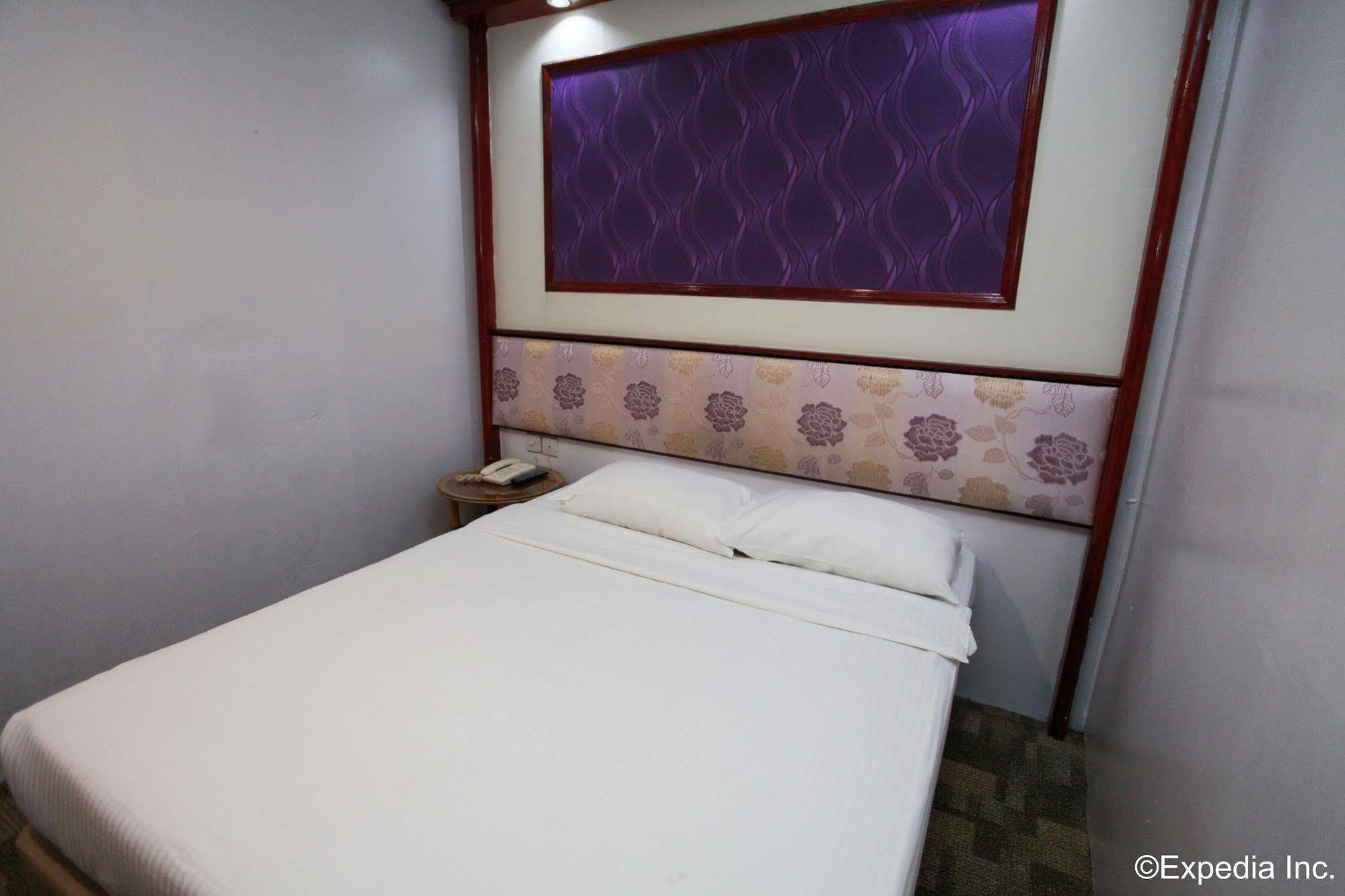 Hotel 165