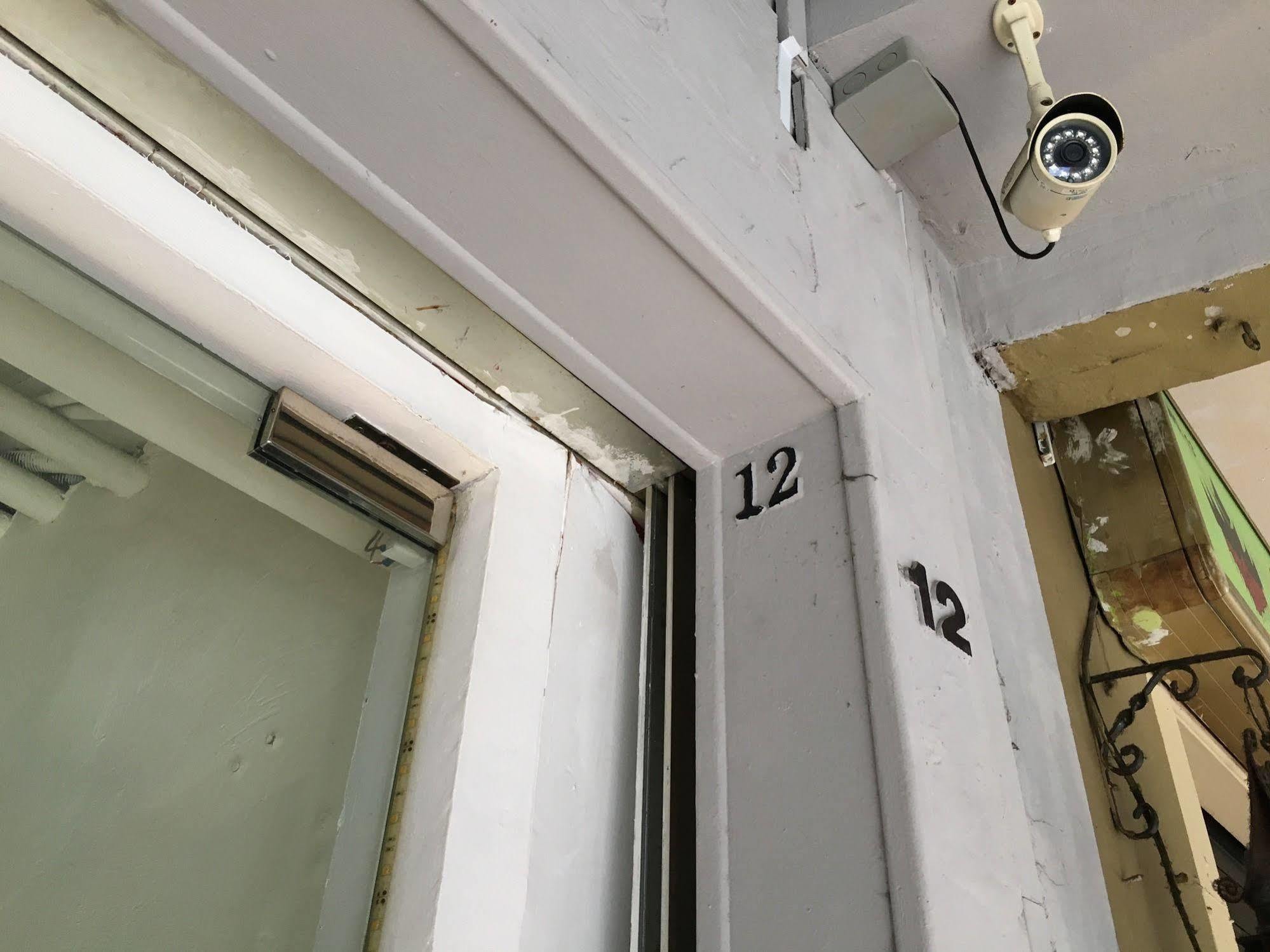 Capsule hotel Quarters Capsule 2*