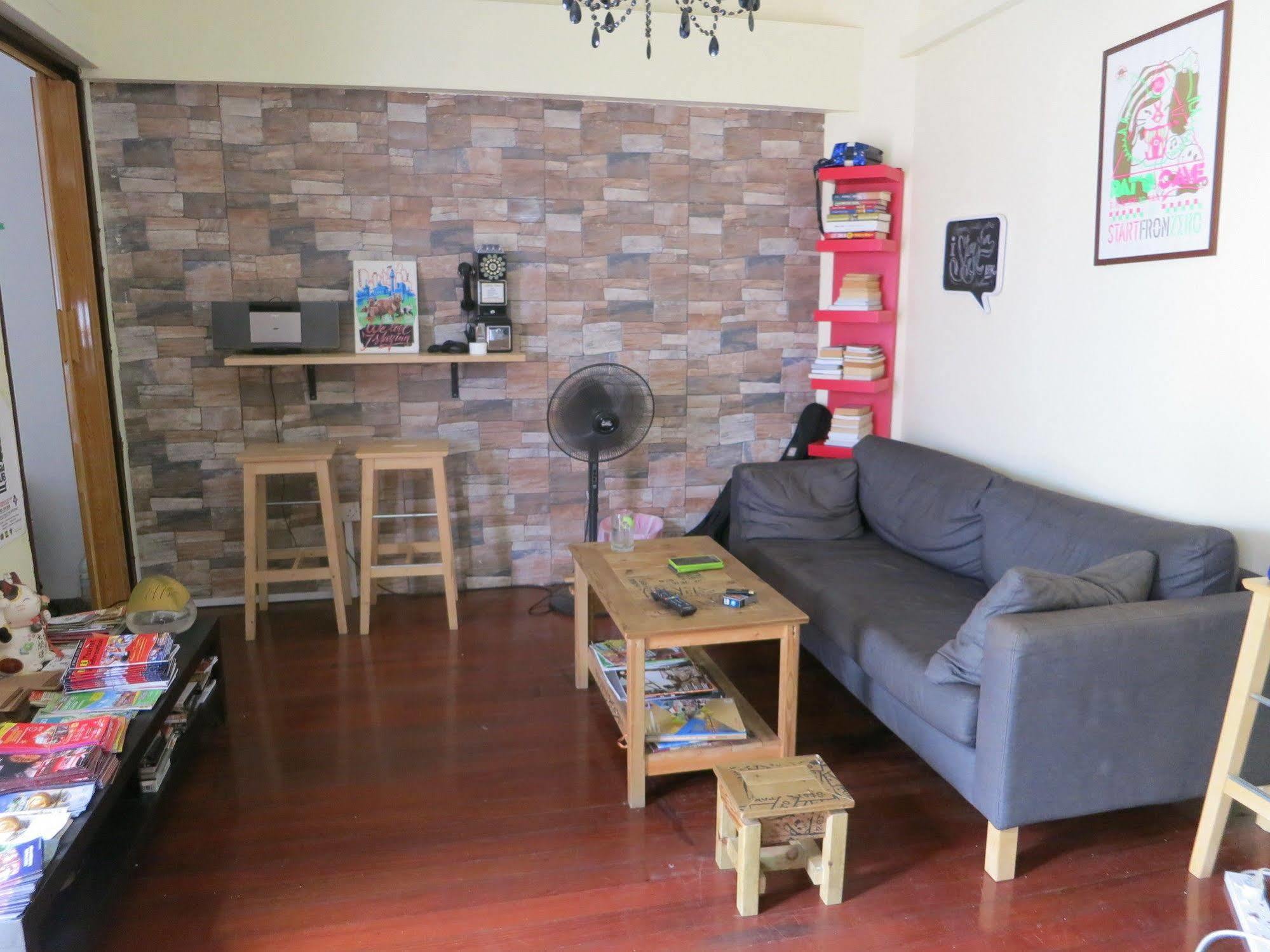 Beat Arts At Chinatown Hostel *