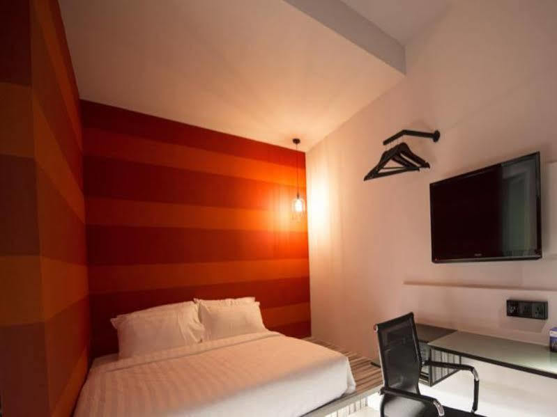 Ibis Budget Pearl Hotel 2*