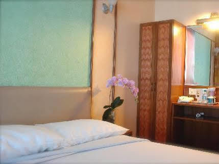 81 Orchid Hotel