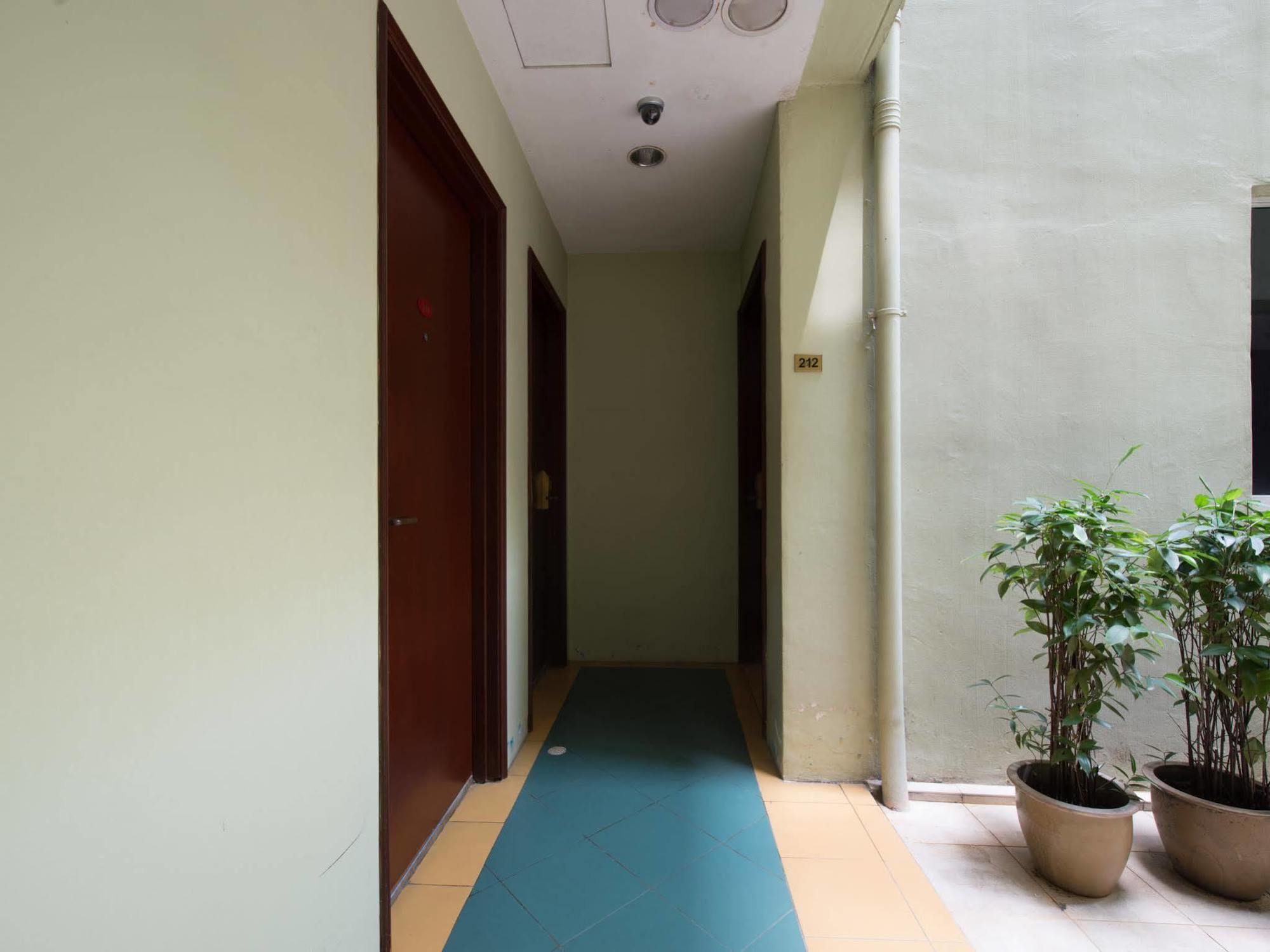 Hi Dot Hotel
