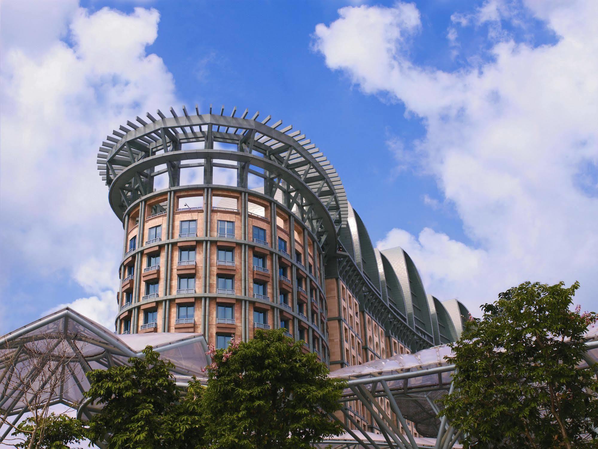 Resor World Sentosa - Michael Singapore