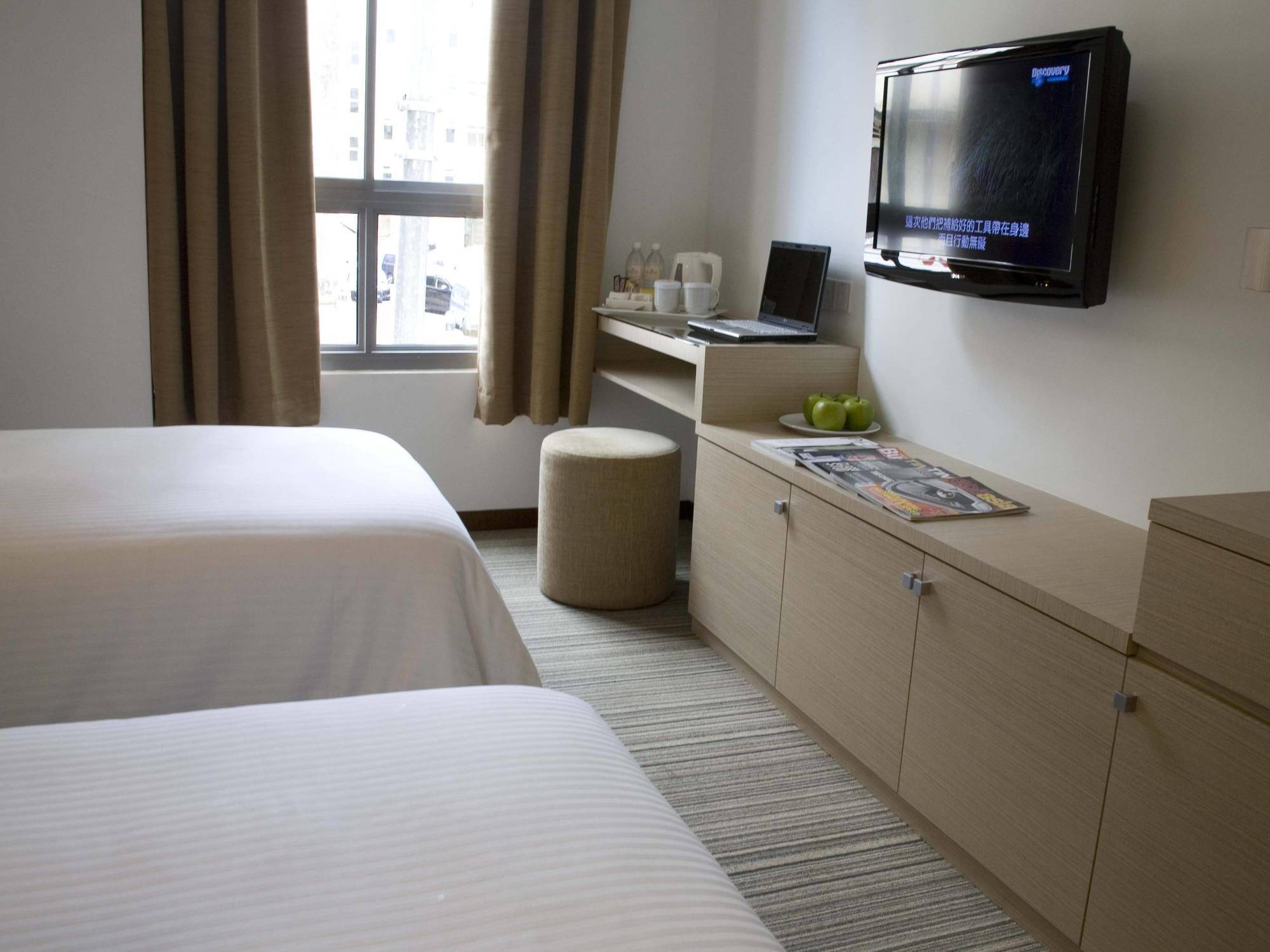 Aqueen Balestier Hotel 3*
