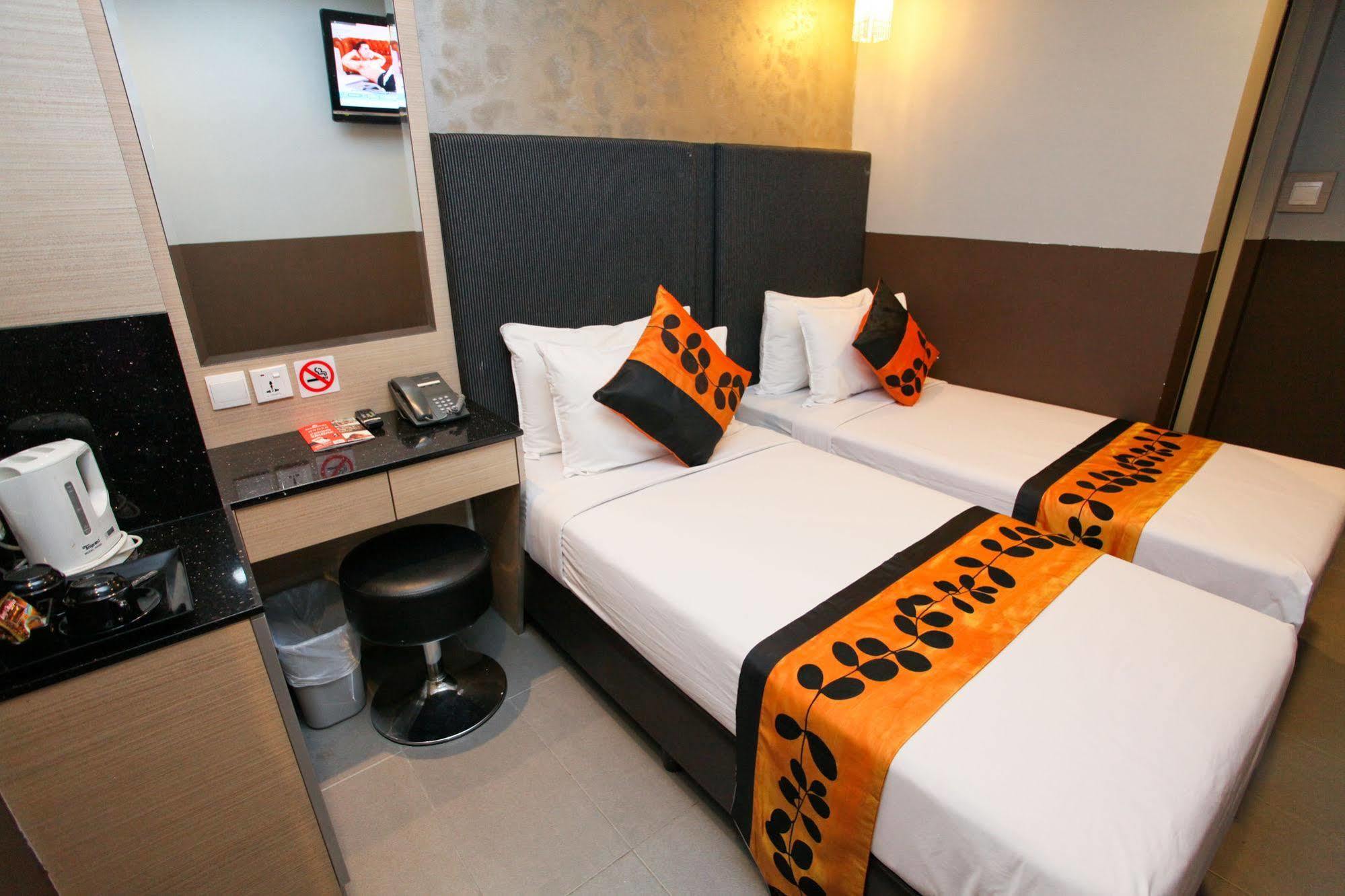 The Snooze At Bugis 3*