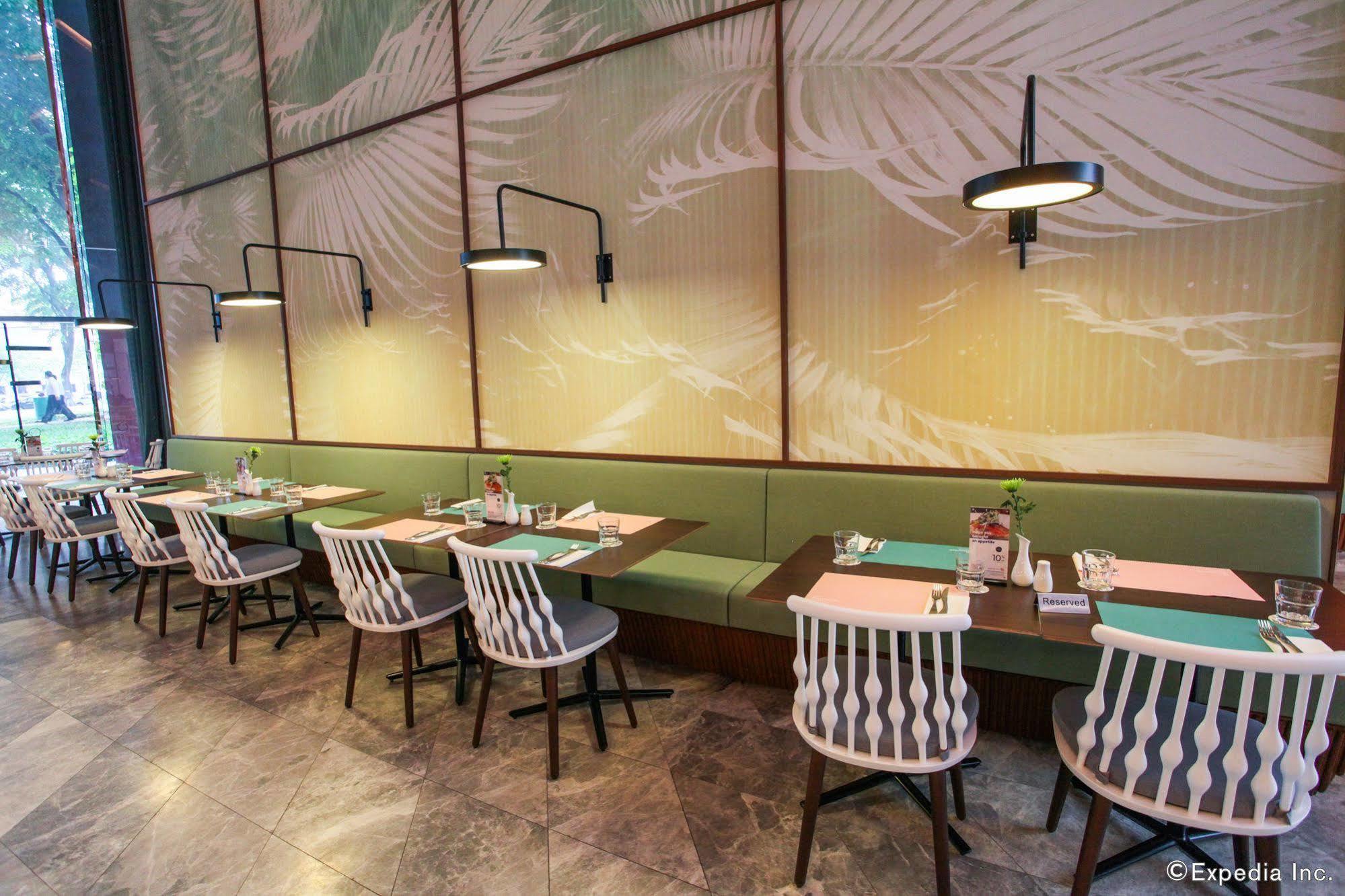 Hotel Oasia Downtown, By Far East Hospitality 4*