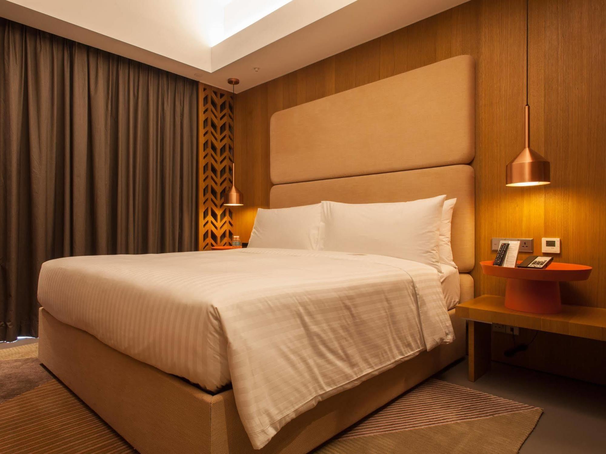 Oasia Downtown, By Far East Hospitality 4* Singapore