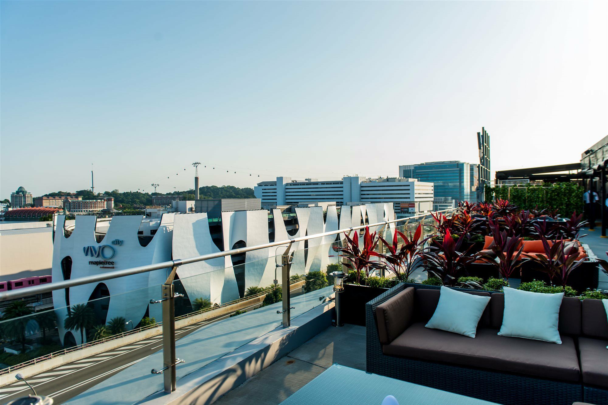 Travelodge Harbourfront 4*
