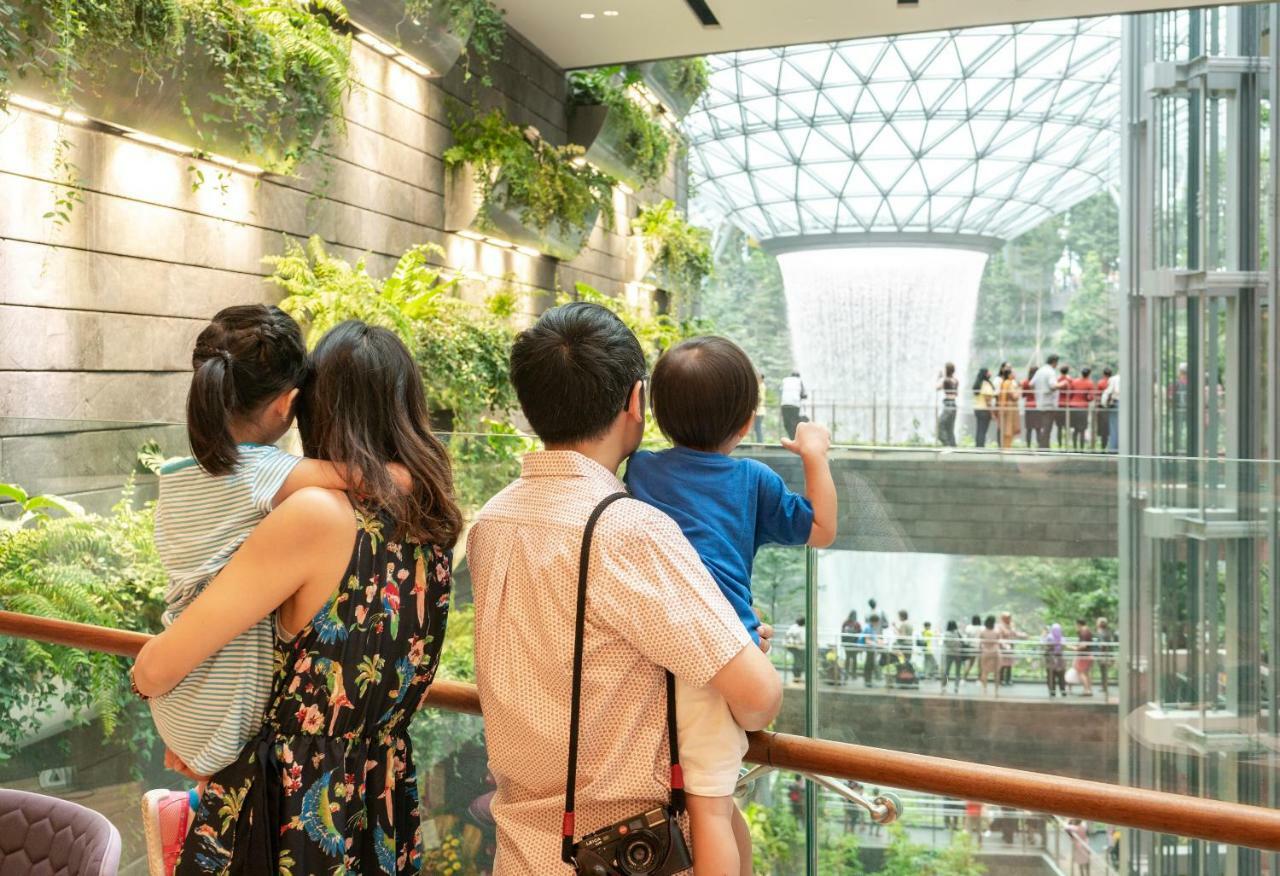 Yotelair Changi Airport Landside Hotel 4*