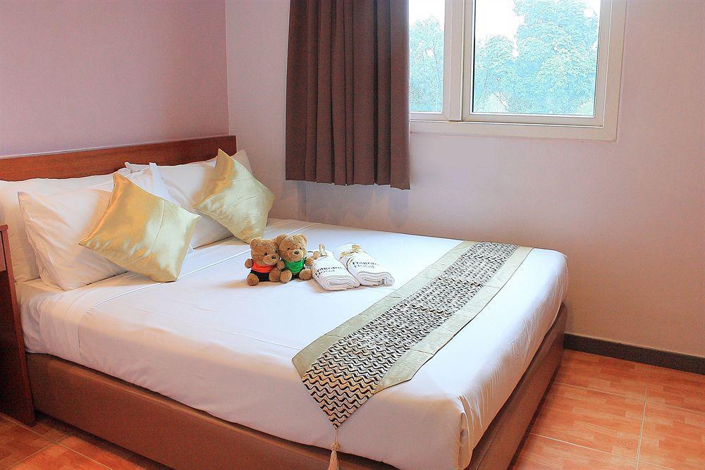 Fragrance - Rose Hotel Singapore