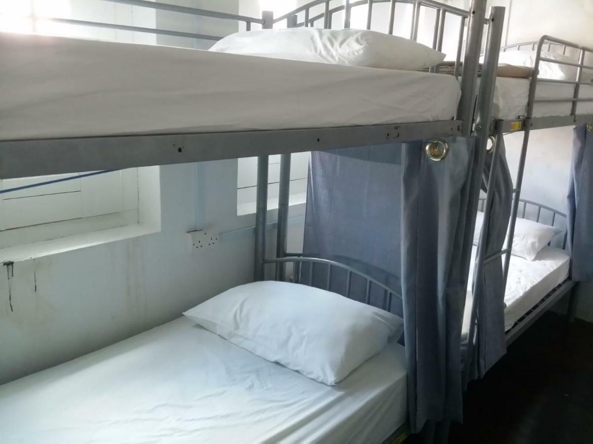 Hostel Checkers Backpackers *