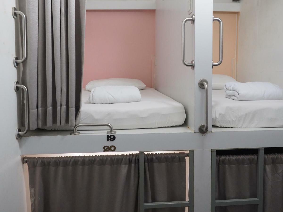 Pillow Talk Capsule hotel