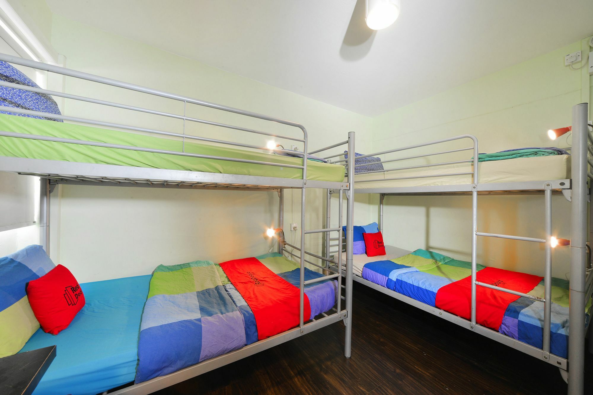 Reddoorz Near Kampong Bahru Road Hotel *