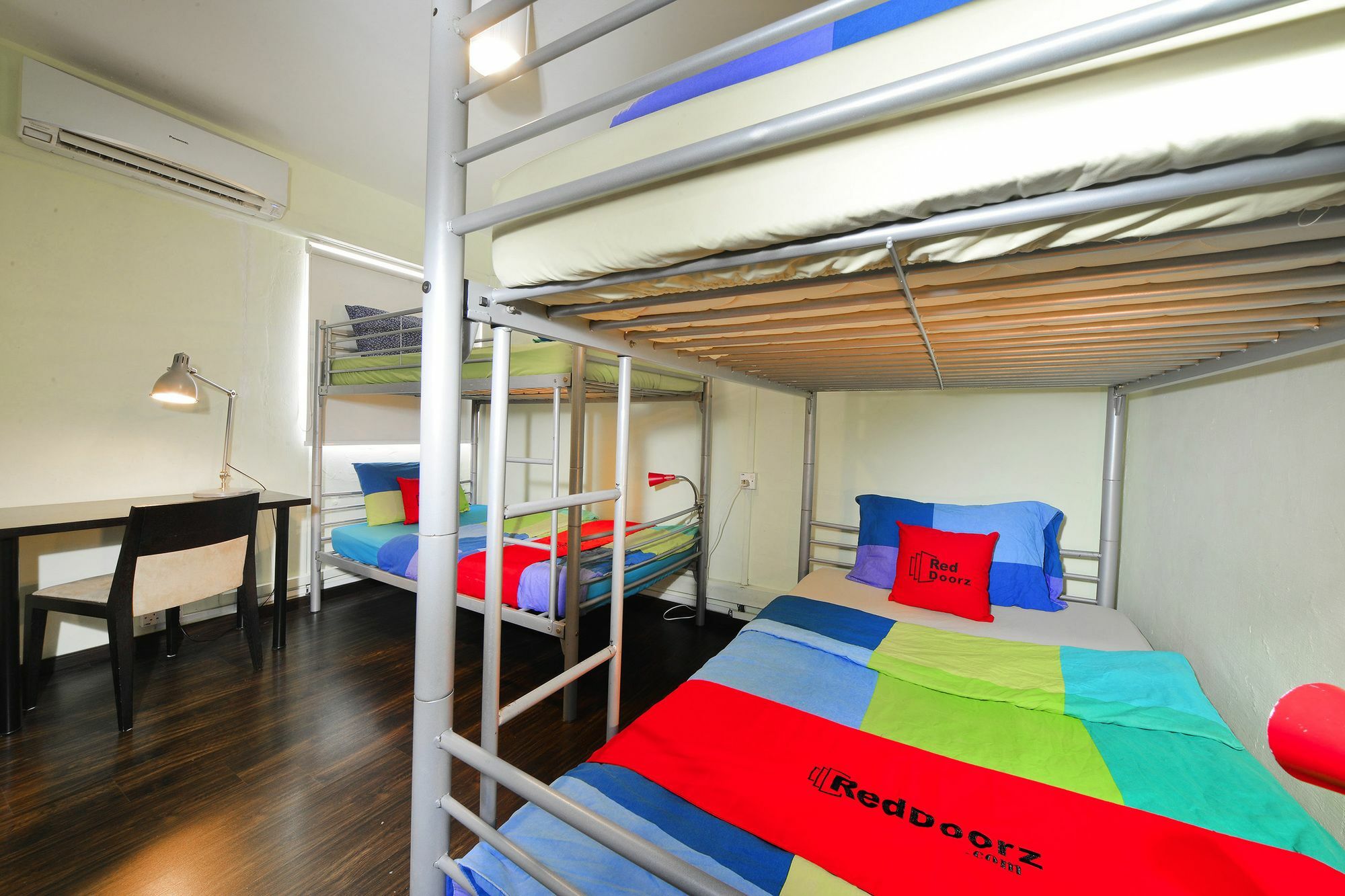 Reddoorz Near Kampong Bahru Road Singapore