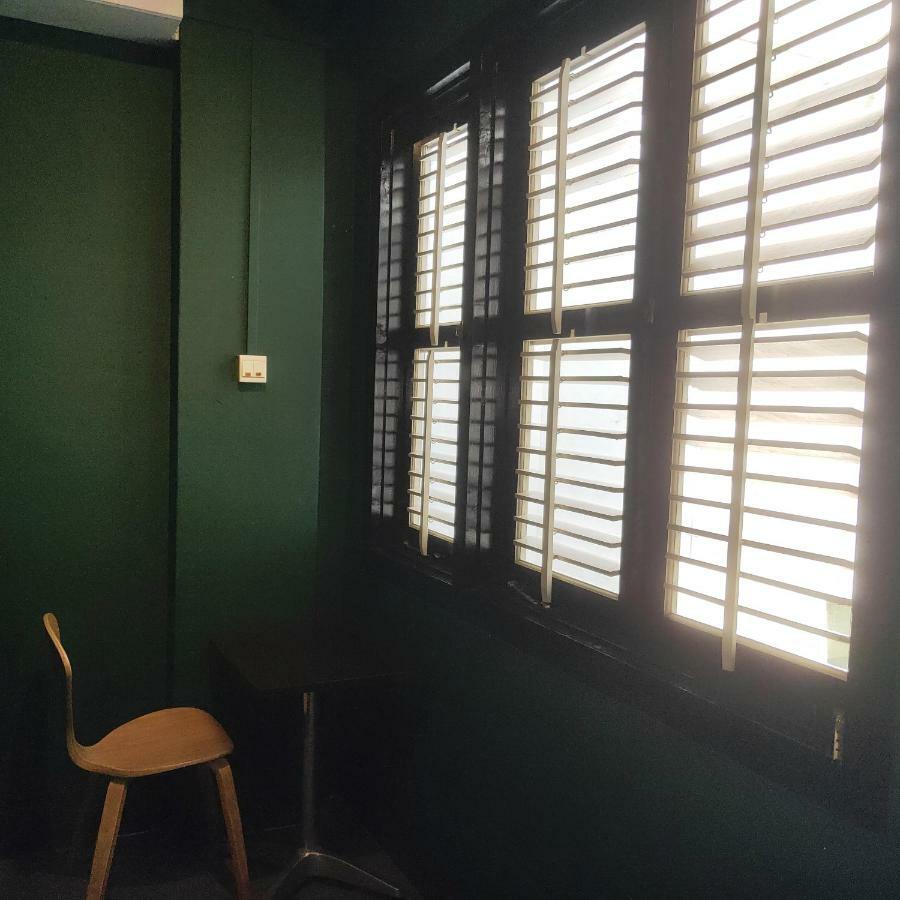 Wink At Mosque Street Capsule hotel 2*