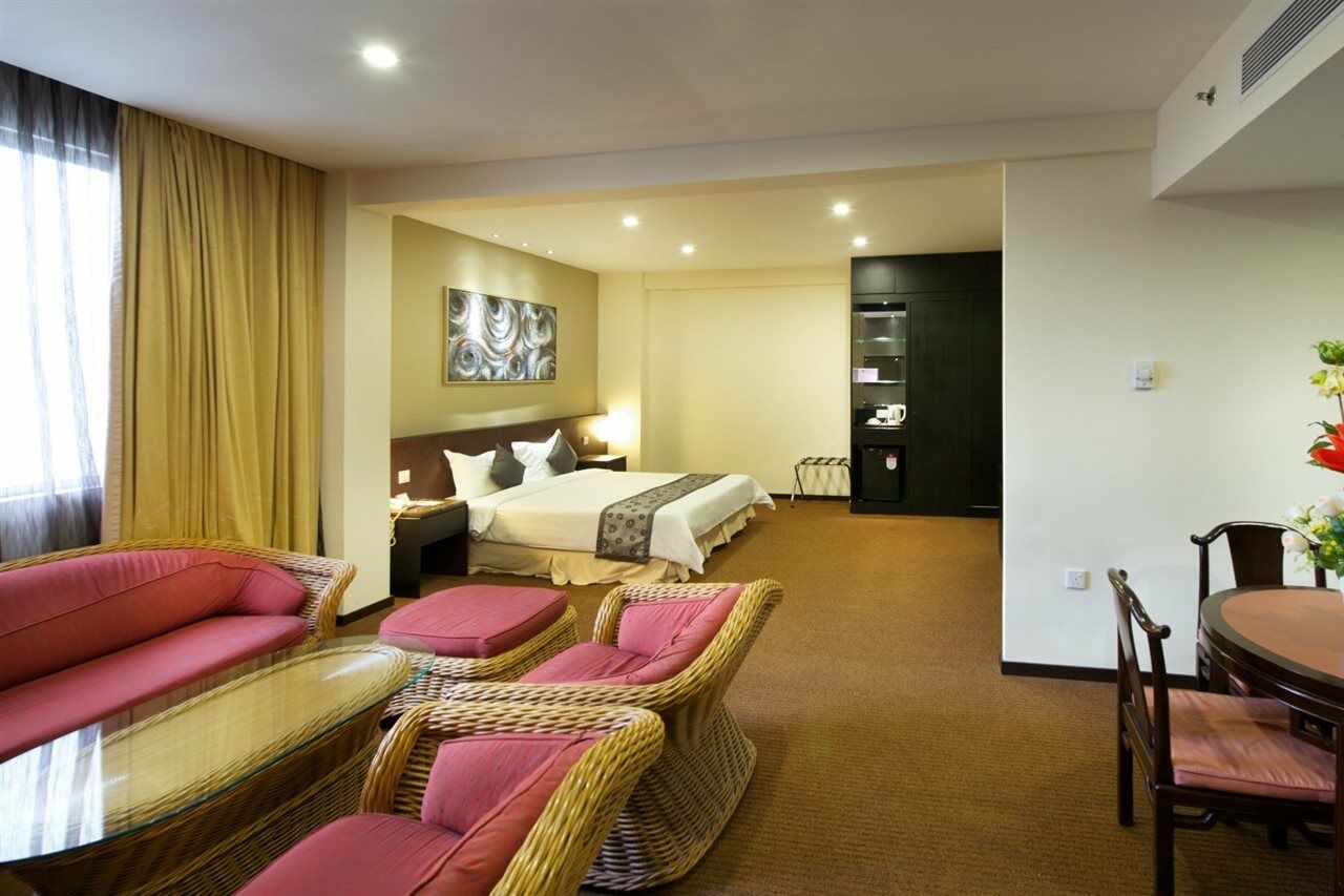 Royal 4* Singapura