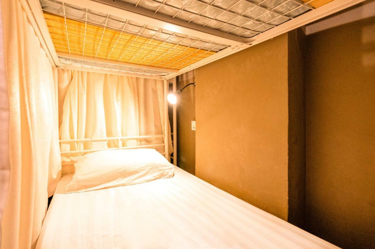 Beds And Dreams @ Chinatown 2 *