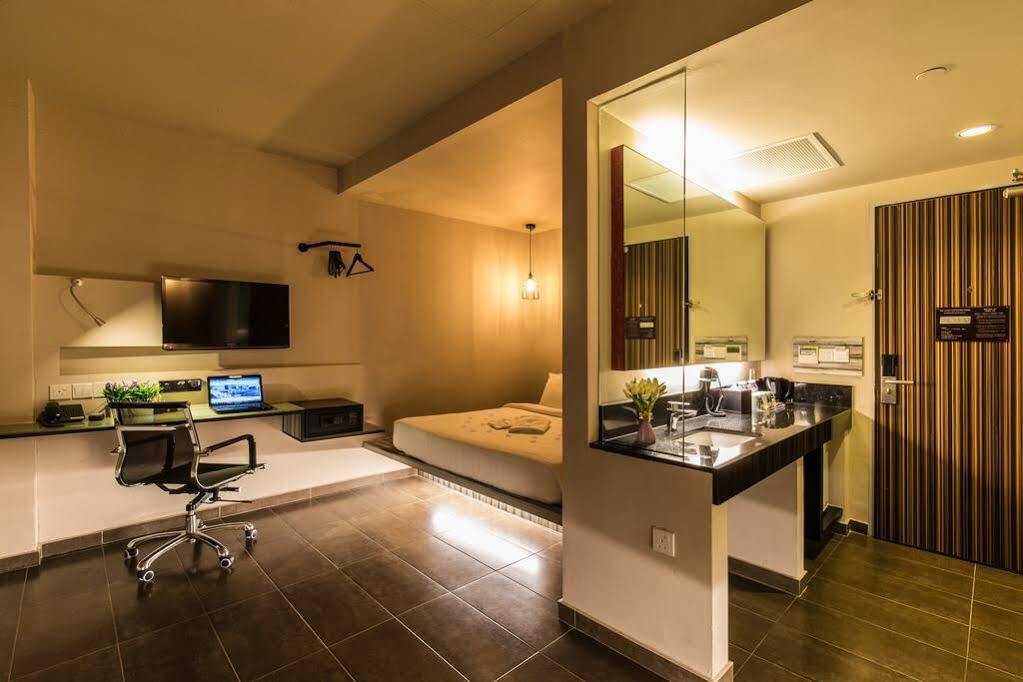 Ibis Budget Pearl Singapore