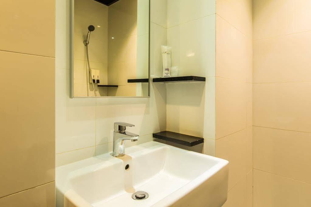 Ibis Budget Pearl Hotel Singapore